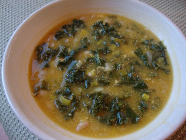 Cheezy Kale and White Bean Soup -- Epicurean Vegan
