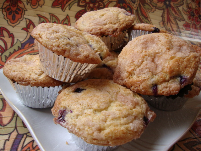 Blueberry Muffins with Crumb Topping -- Epicurean Vegan