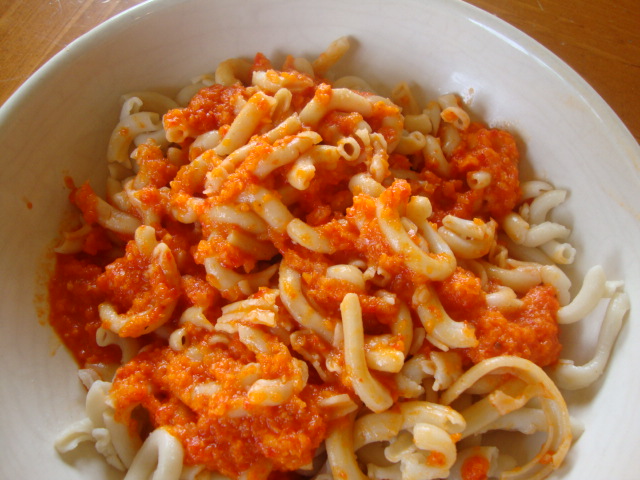 Pasta with Roasted Red Pepper Sauce -- Epicurean Vegan