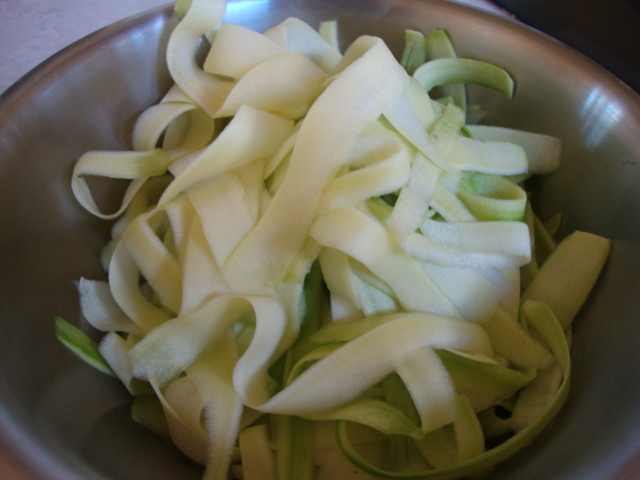 Raw Alfredo with Zucchini Noodles from Vegangela -- Epicurean Vegan