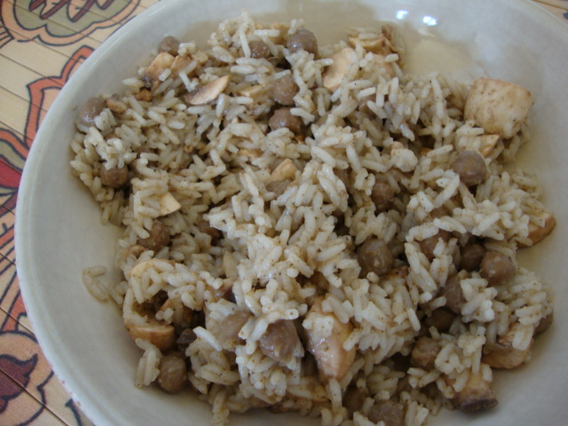 Quick and Easy Lunch: Chunky Chickpeas and Rice